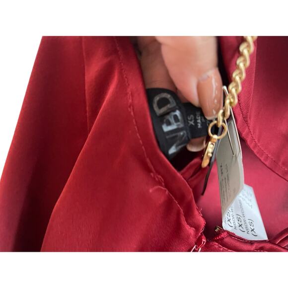 NBD Alessi Gown Satin Ruched Cowl Neck Chain Straps Side Slit Burgundy Size XS - Picture 12 of 13